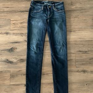 American Eagle Jeans 00. Lightly worn.